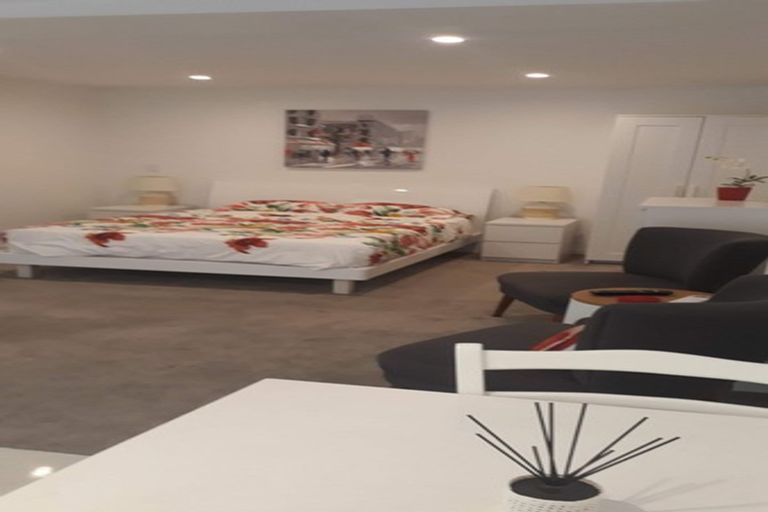 Photo of property in 3 Fordyce Avenue, Sunnyhills, Auckland, 2010