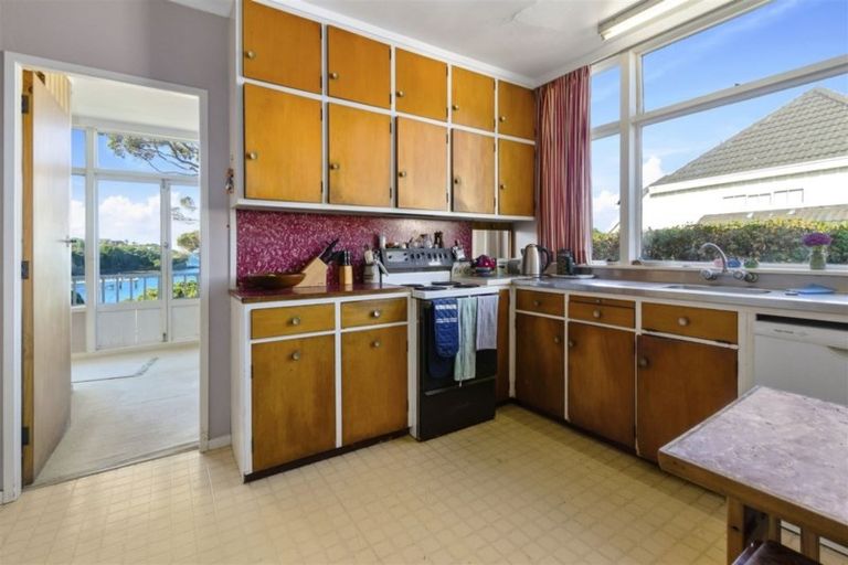 Photo of property in 25 Bournemouth Terrace, Murrays Bay, Auckland, 0630