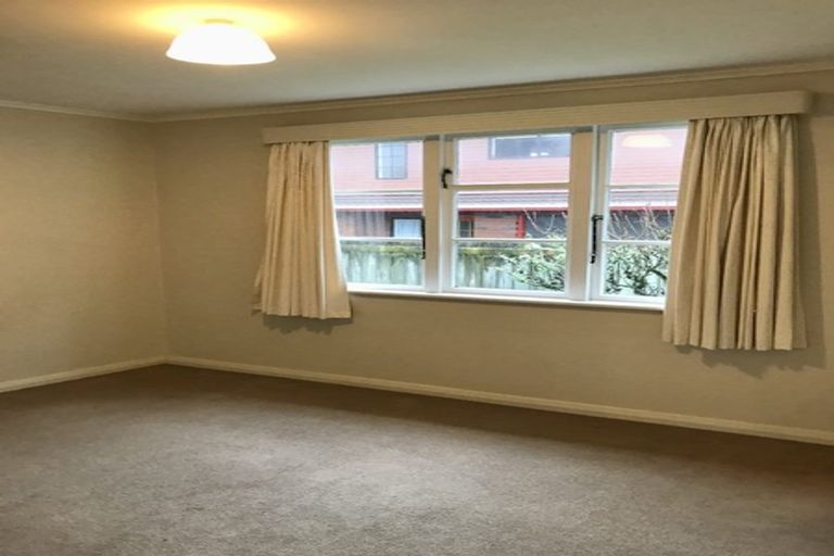 Photo of property in 83 Oxford Street, Tawa, Wellington, 5028