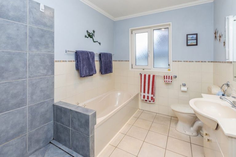 Photo of property in 14 Eastwood Rise, Waimairi Beach, Christchurch, 8083