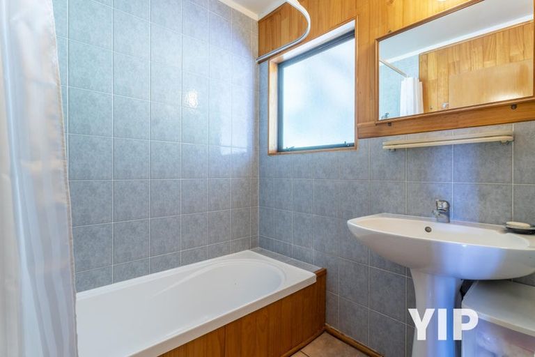 Photo of property in 9 Victory Crescent, Tawa, Wellington, 5028