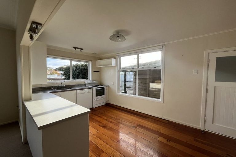 Photo of property in 25 Belt Road, Moturoa, New Plymouth, 4310