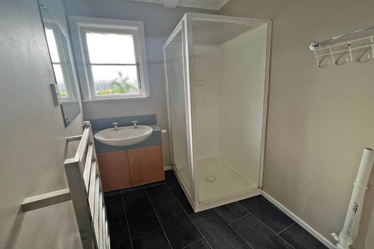 Photo of property in 1a Keys Street, Belmont, Auckland, 0622