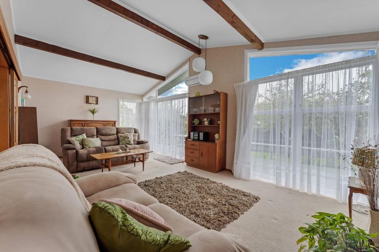 Photo of property in 5 Orpheus Place, Papakura, 2110