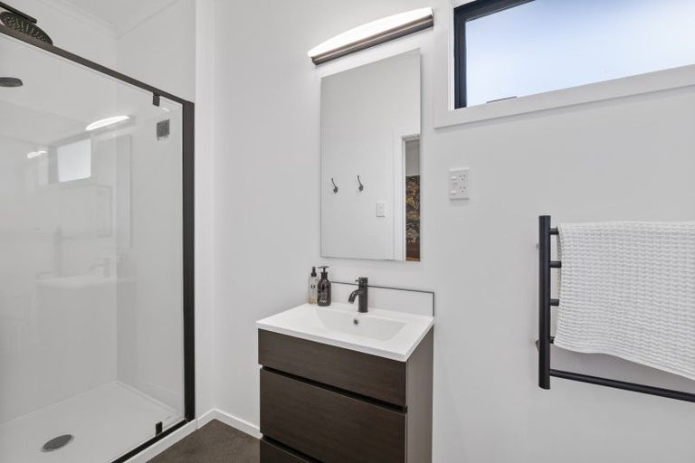 Photo of property in 33 Fitzroy Road, Fitzroy, New Plymouth, 4312