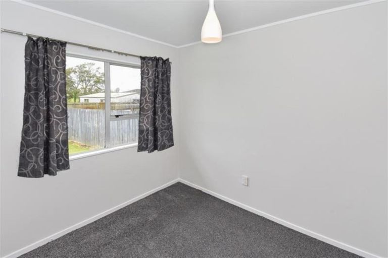 Photo of property in 56 Pukeroa Place, Papakura, 2110