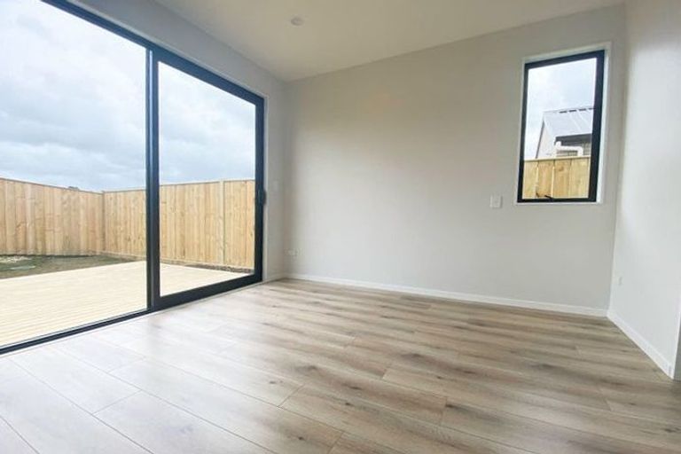 Photo of property in 15 Biokovo Street, Massey, Auckland, 0614