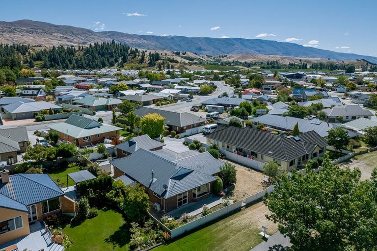 Photo of property in 35 Cairnmuir Crescent, Cromwell, 9310