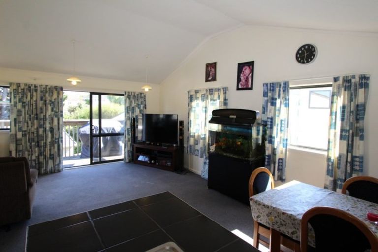 Photo of property in 28a Morere Street, Titahi Bay, Porirua, 5022