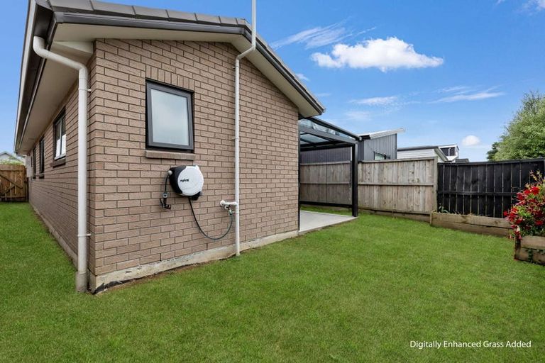 Photo of property in 12 Farmland Road, Papakura, 2110