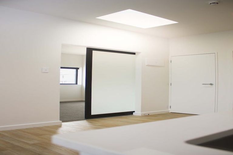 Photo of property in 4/16 Home Street, Mount Victoria, Wellington, 6011