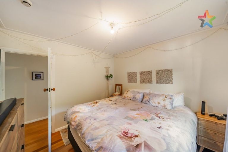 Photo of property in 2/264 Muritai Road, Eastbourne, Lower Hutt, 5013