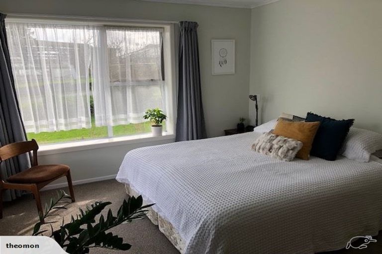 Photo of property in 125 Chamberlain Road, Massey, Auckland, 0614