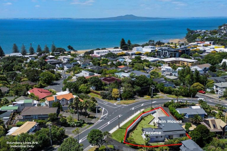 Photo of property in 826 Beach Road, Browns Bay, Auckland, 0630