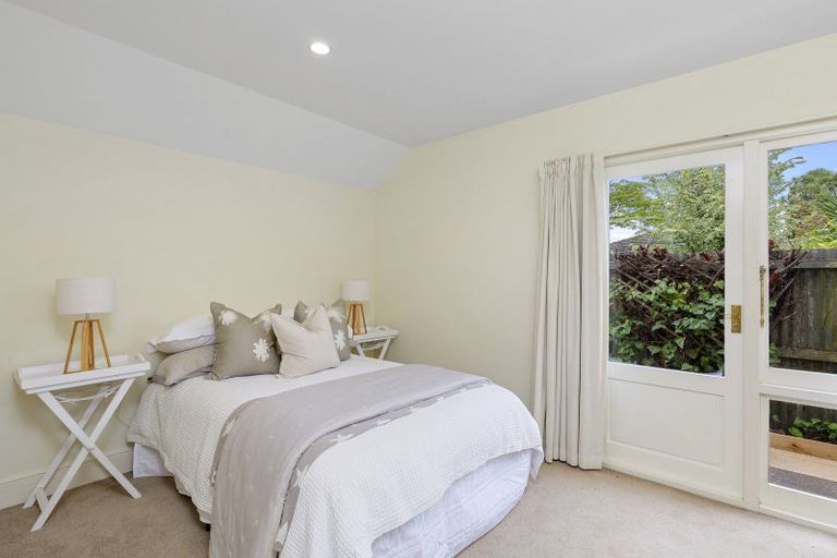Photo of property in 2/11 Memorial Avenue, Ilam, Christchurch, 8053