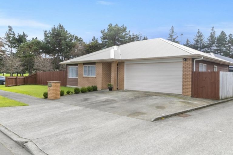 Photo of property in 1 Woodland Grove, Wainuiomata, Lower Hutt, 5014