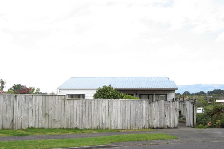 Photo of property in 17 Ballantrae Place, Highlands Park, New Plymouth, 4312