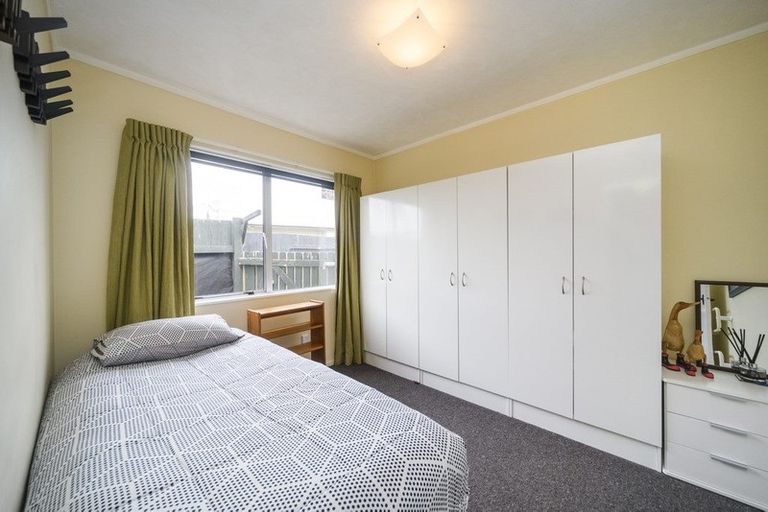 Photo of property in 17 Cargill Grove, Kelvin Grove, Palmerston North, 4414
