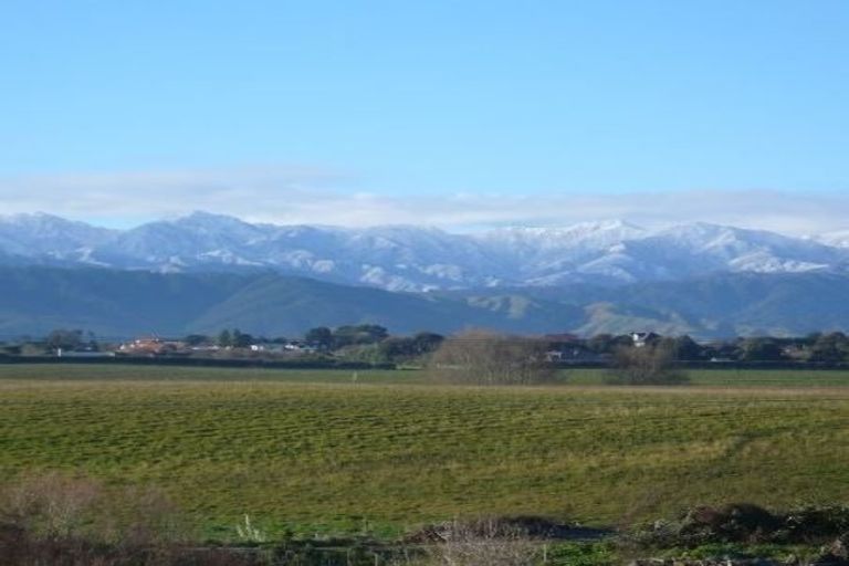 Photo of property in 246 Kawiu Road, Levin, 5510