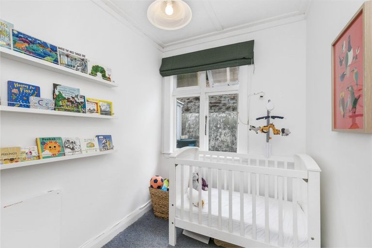 Photo of property in 22 Queens Drive, Kilbirnie, Wellington, 6022