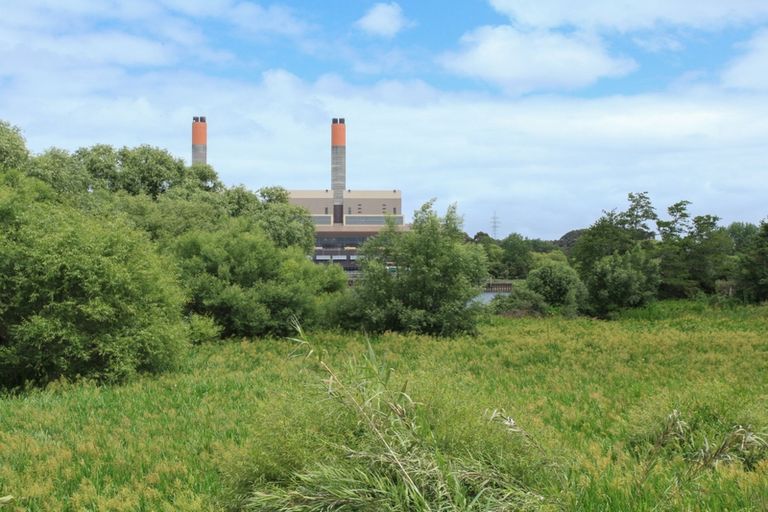 Photo of property in 186 Great South Road, Huntly, 3700