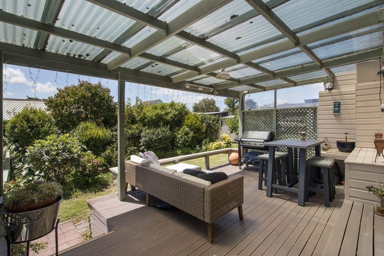 Photo of property in 35 Links View Drive, Omokoroa, 3114