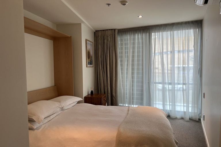 Photo of property in Portal Apartments, 2e/42 Cable Street, Te Aro, Wellington, 6011