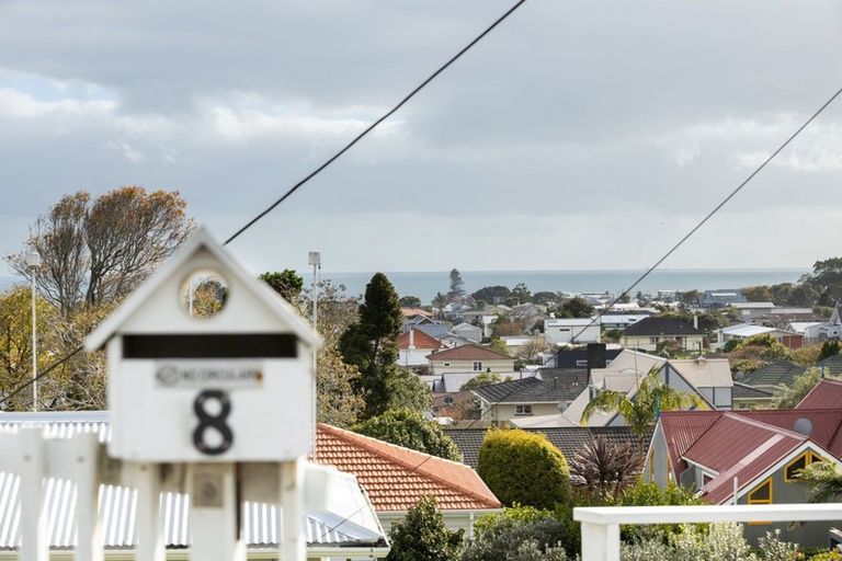 Photo of property in 8 Lismore Street, Strandon, New Plymouth, 4312