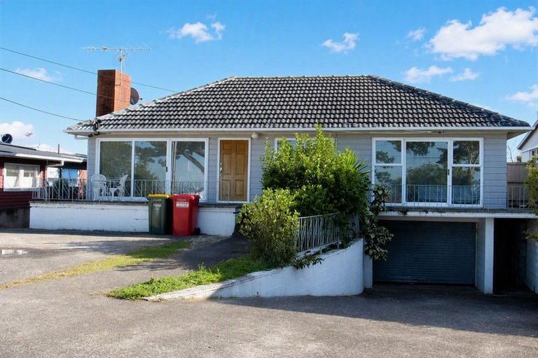 Photo of property in 134 Sunset Road, Unsworth Heights, Auckland, 0632