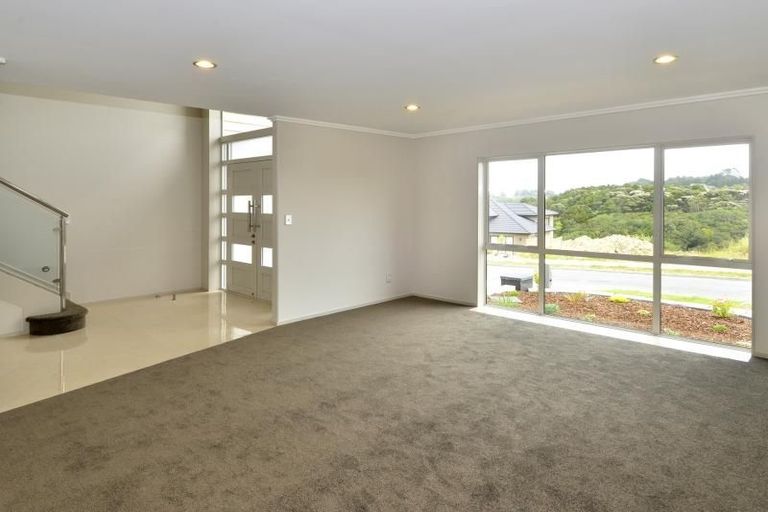 Photo of property in 11 Henriette Place, The Gardens, Auckland, 2105