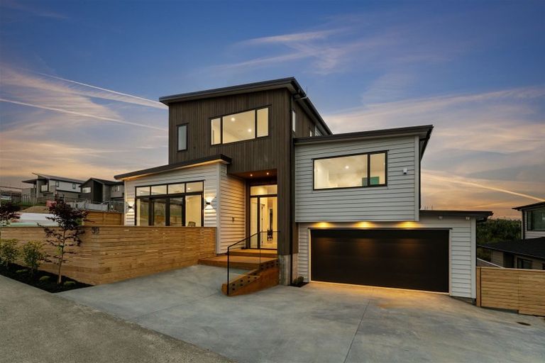 Photo of property in 38 Longshore Drive, Long Bay, Auckland, 0630