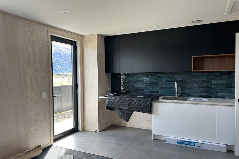 Photo of property in 150 Burdon Loop, Lake Hawea, 9382