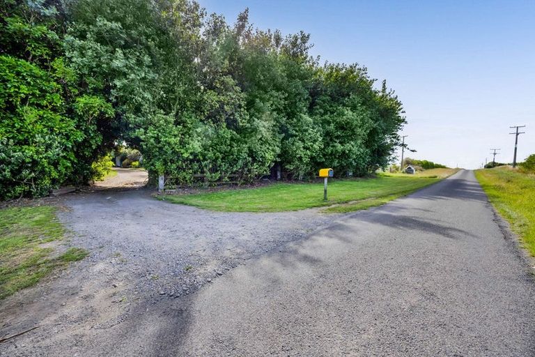 Photo of property in 150 Wirihana Road, Hawera, 4674