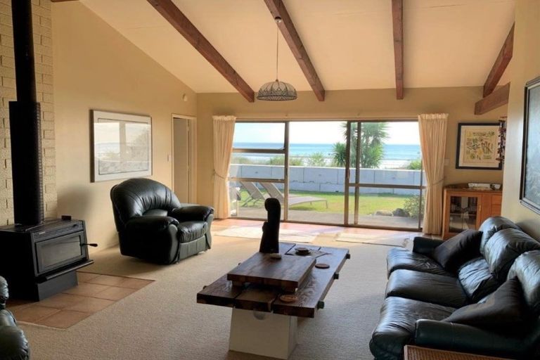 Photo of property in 262 Patons Rock Road, Patons Rock, Takaka, 7182