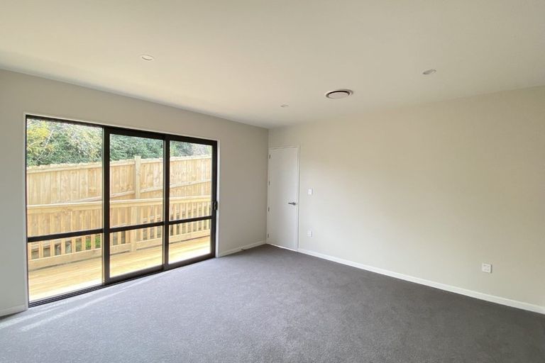 Photo of property in 21 Vazey Way, Hobsonville, Auckland, 0618