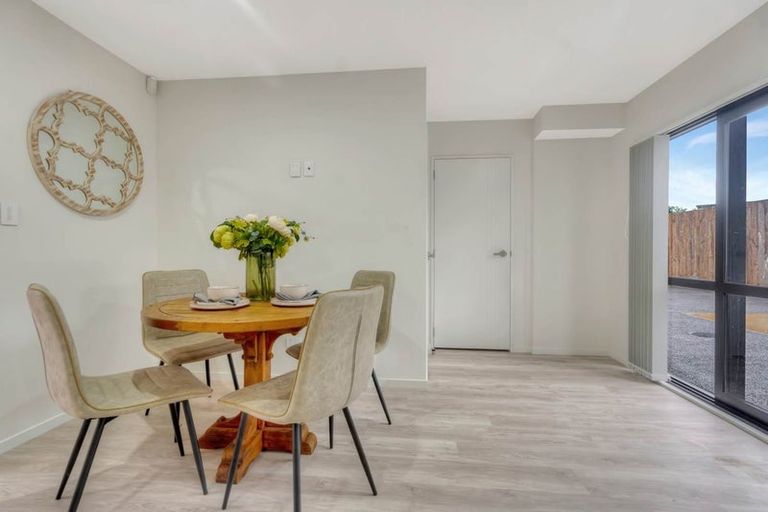 Photo of property in 4/2 Smiths Avenue, Papakura, 2110