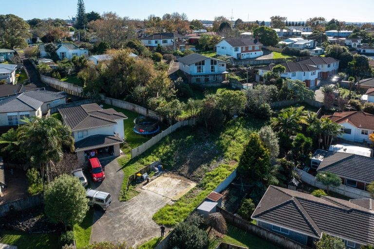 Photo of property in 16 Millstream Drive, Henderson, Auckland, 0610