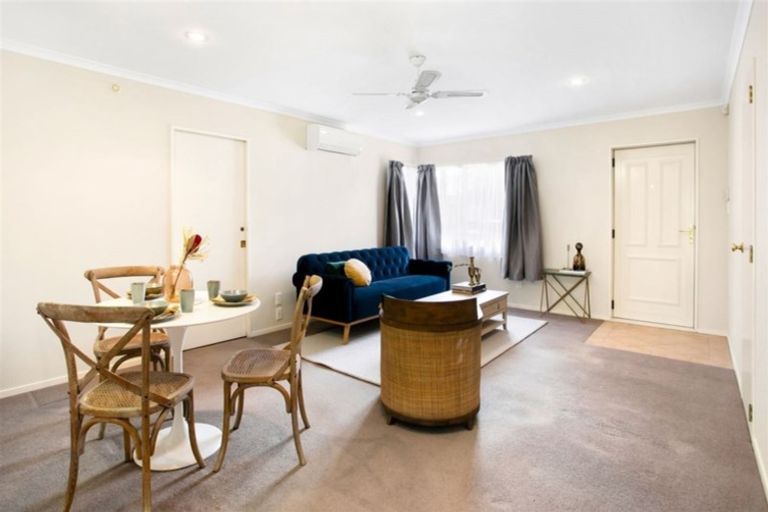 Photo of property in 21 Drummond Drive, Ranui, Auckland, 0612