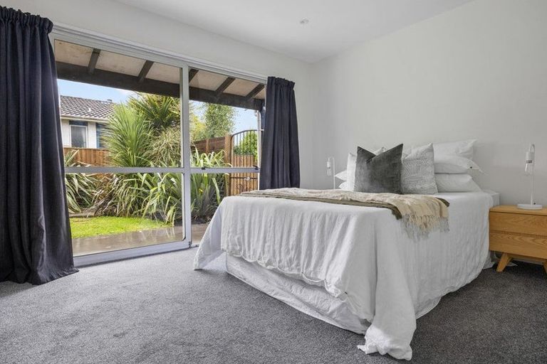 Photo of property in 25 Dunbarton Street, Redwood, Christchurch, 8051