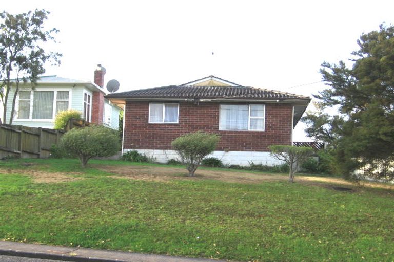 Photo of property in 1/126 Triangle Road, Massey, Auckland, 0614