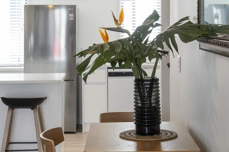 Photo of property in 1/97b Mokoia Road, Birkenhead, Auckland, 0626