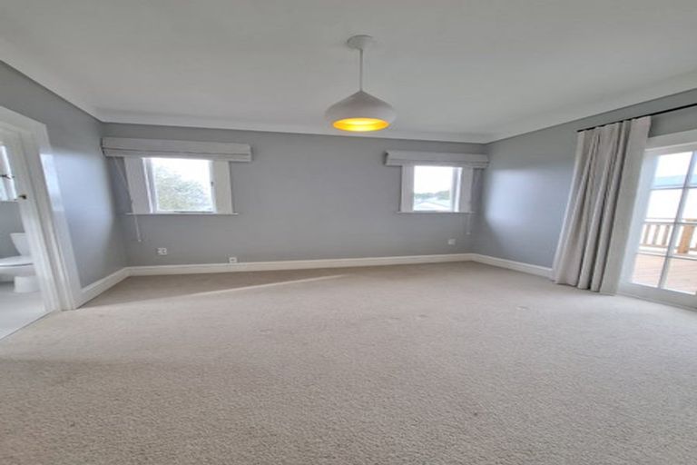 Photo of property in 1/12 Golf Road, New Lynn, Auckland, 0600