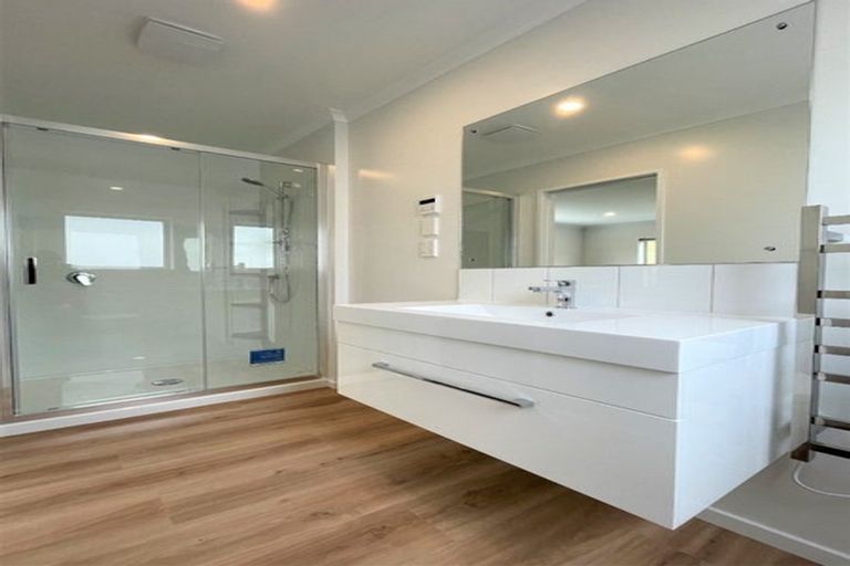 Photo of property in 27 Stockport Grove, Churton Park, Wellington, 6037