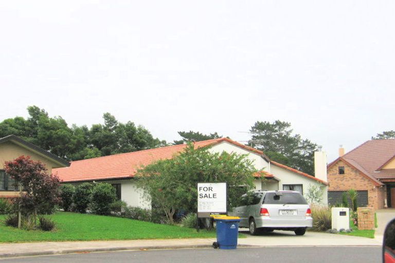 Photo of property in 8 Samuel Cross Place, Greenhithe, Auckland, 0632