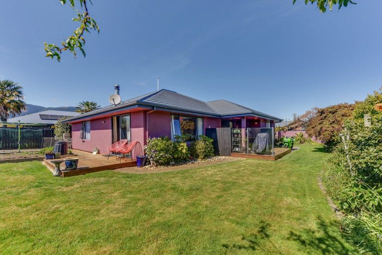 Photo of property in 18 Monaco View, Stoke, Nelson, 7011