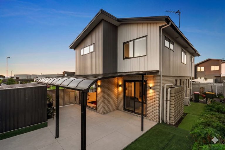 Photo of property in 1 Tupara Street, Manurewa, Auckland, 2102