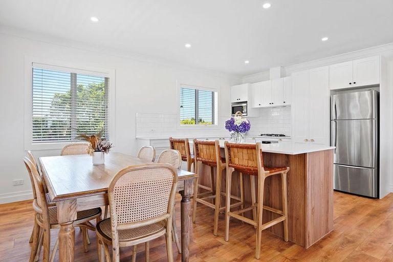 Photo of property in 43 Donnelly Street, Oakura, 4314