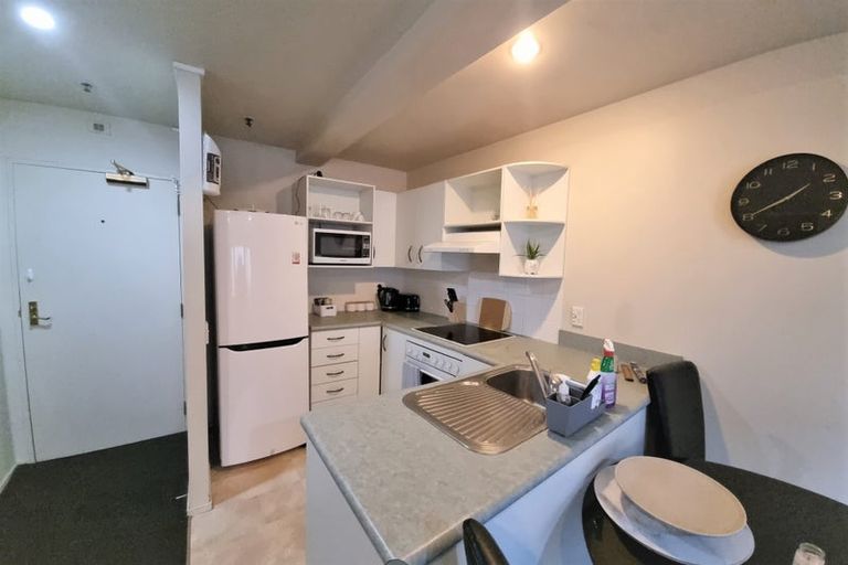 Photo of property in Courtenay Apartments, 413/120 Courtenay Place, Te Aro, Wellington, 6011