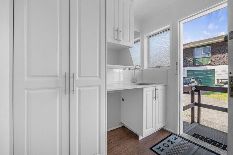 Photo of property in 1/56 Rimu Street, New Lynn, Auckland, 0600