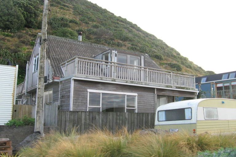Photo of property in 150 Owhiro Bay Parade, Owhiro Bay, Wellington, 6023